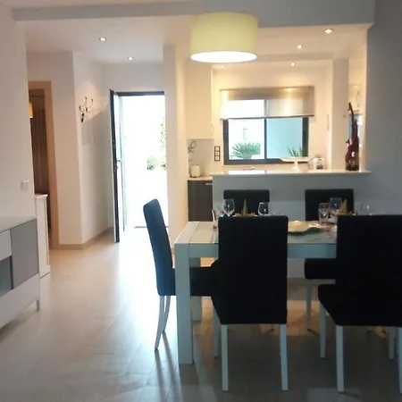 Apartment T2 De Luxo Em Albur-village A 10 Minutos Da A Pe Alvor