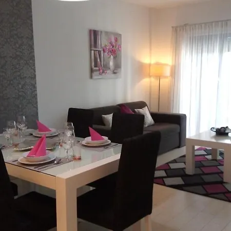T2 De Luxo Em Albur-village A 10 Minutos Da A Pe