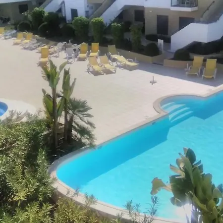 Apartment T2 De Luxo Em Albur-village A 10 Minutos Da A Pe *