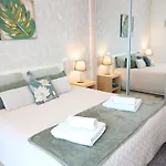 Apartamento T2 De Luxo Em Albur-village A 10 Minutos Da A Pé Alvor