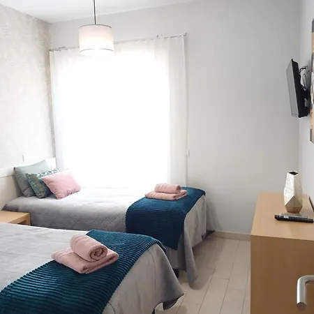 T2 De Luxo Em Albur-village A 10 Minutos Da A Pe Apartmán